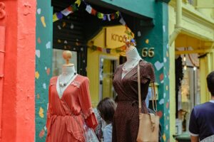 La robe portefeuille est certainement l'un des vêtements qui soulignent le mieux la taille