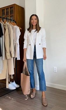 Si le blazer blanc est un indispensable, il doit être choisi avec précaution. On cherche une pièce blanche impeccable !